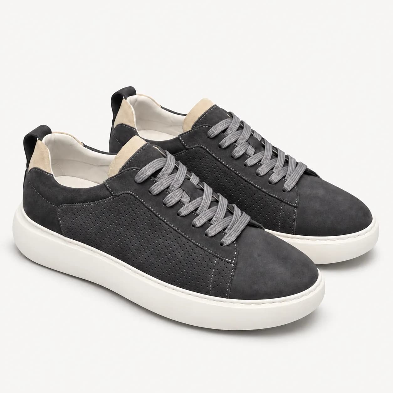 Antrasit Delikli Süet Sneaker